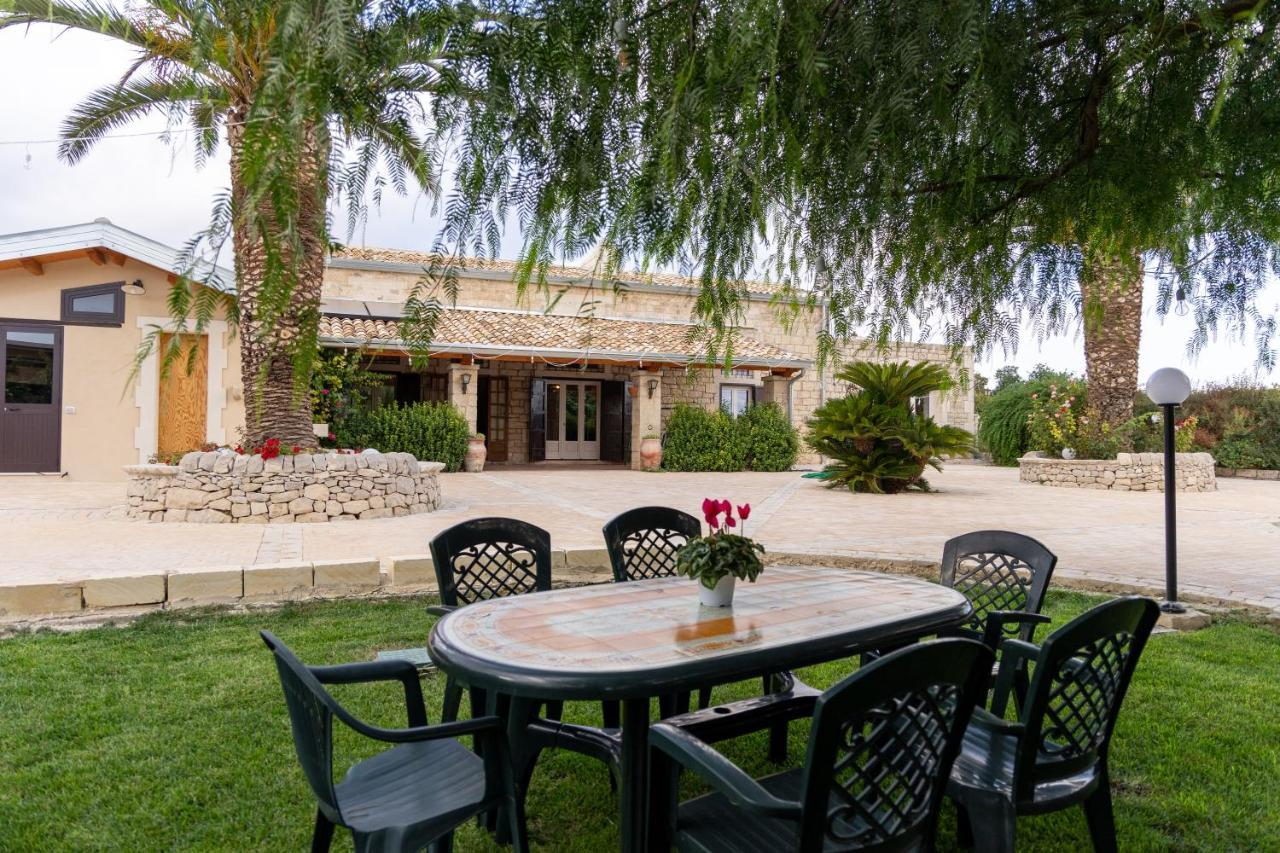 Casale Della Contea Pension Modica Buitenkant foto